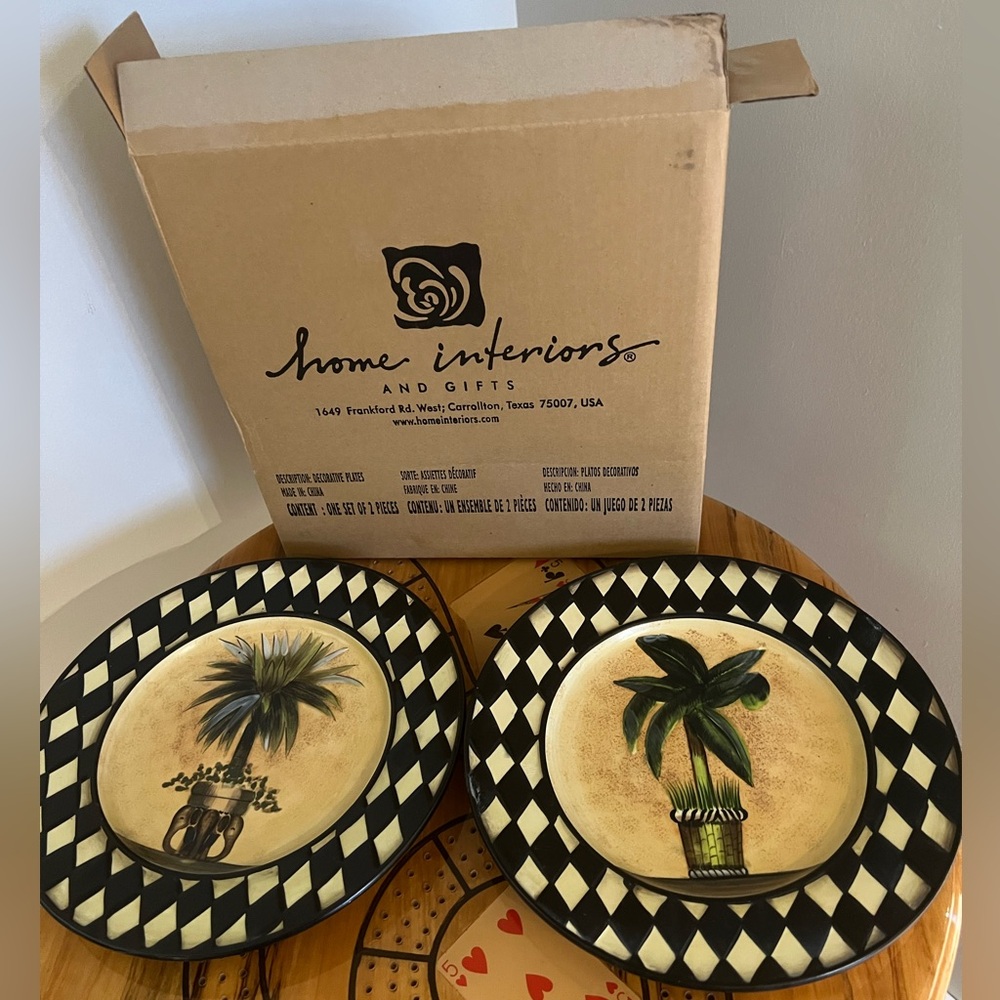 Home Interiors Black and Cream Tropical Dinnerware Set